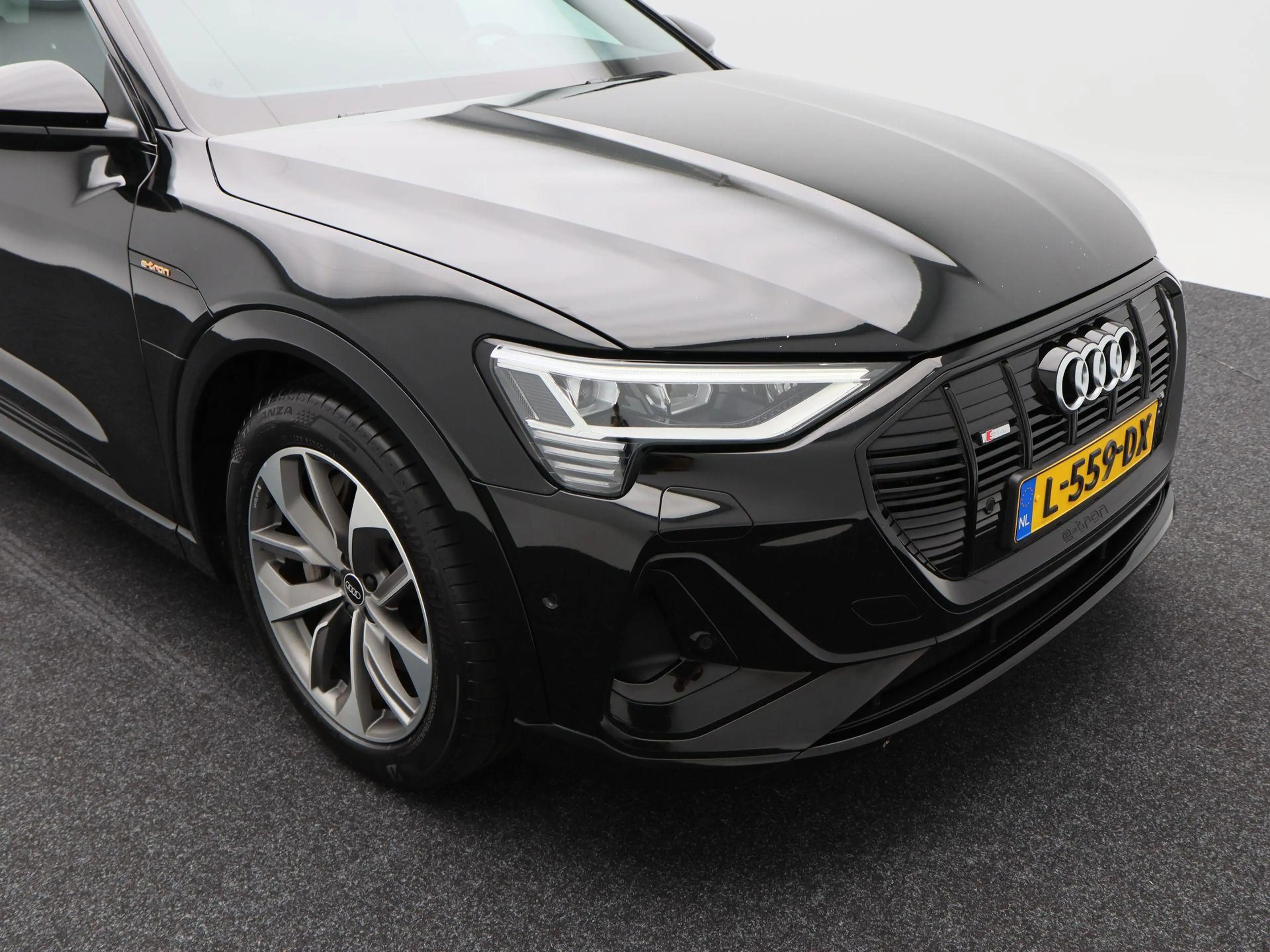 Audi e-tron 55 quattro S edition 95 kWh 408 Pk | Stoelverwarmi — photo 12