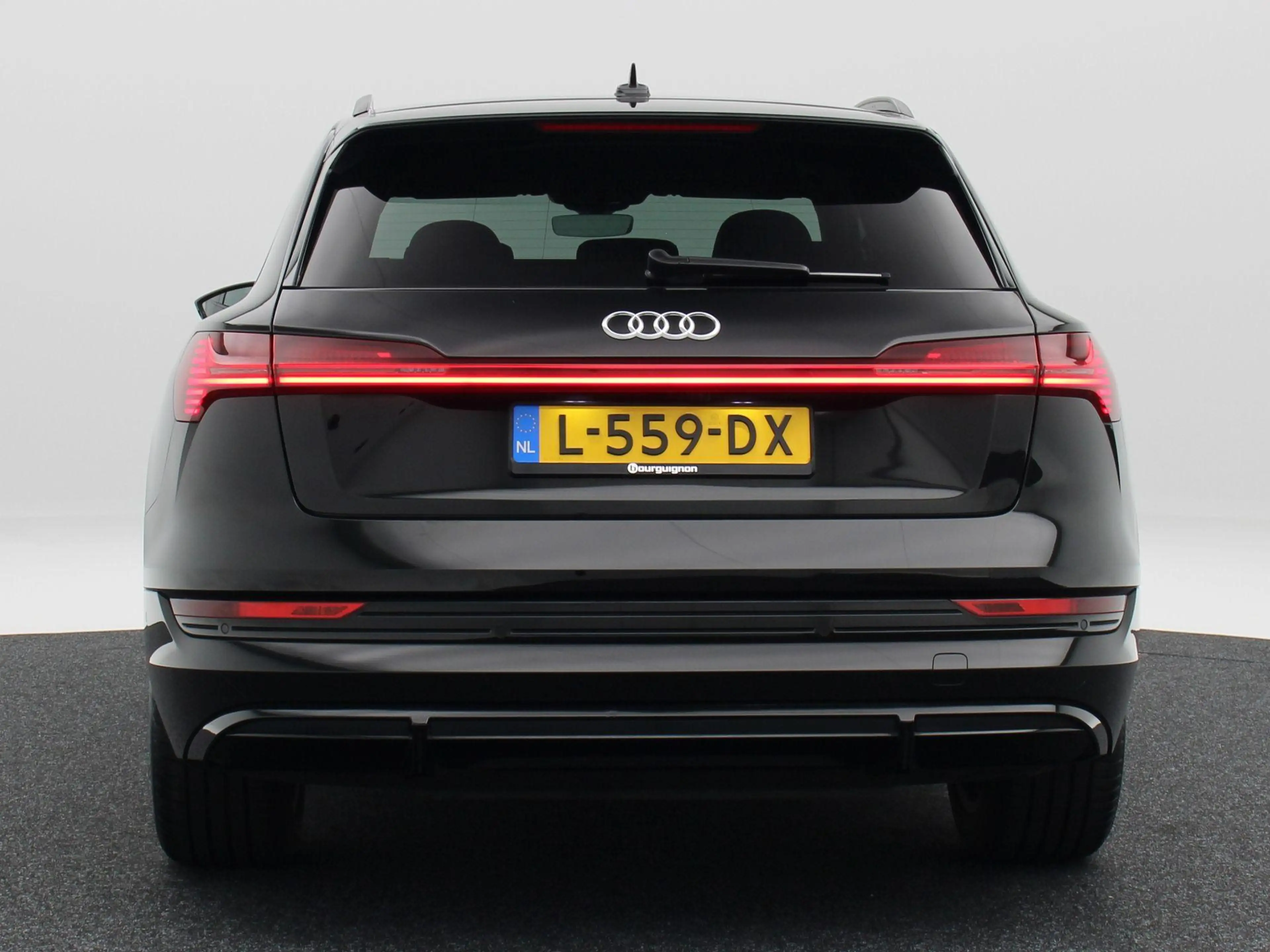 Audi e-tron 55 quattro S edition 95 kWh 408 Pk | Stoelverwarmi — photo 7