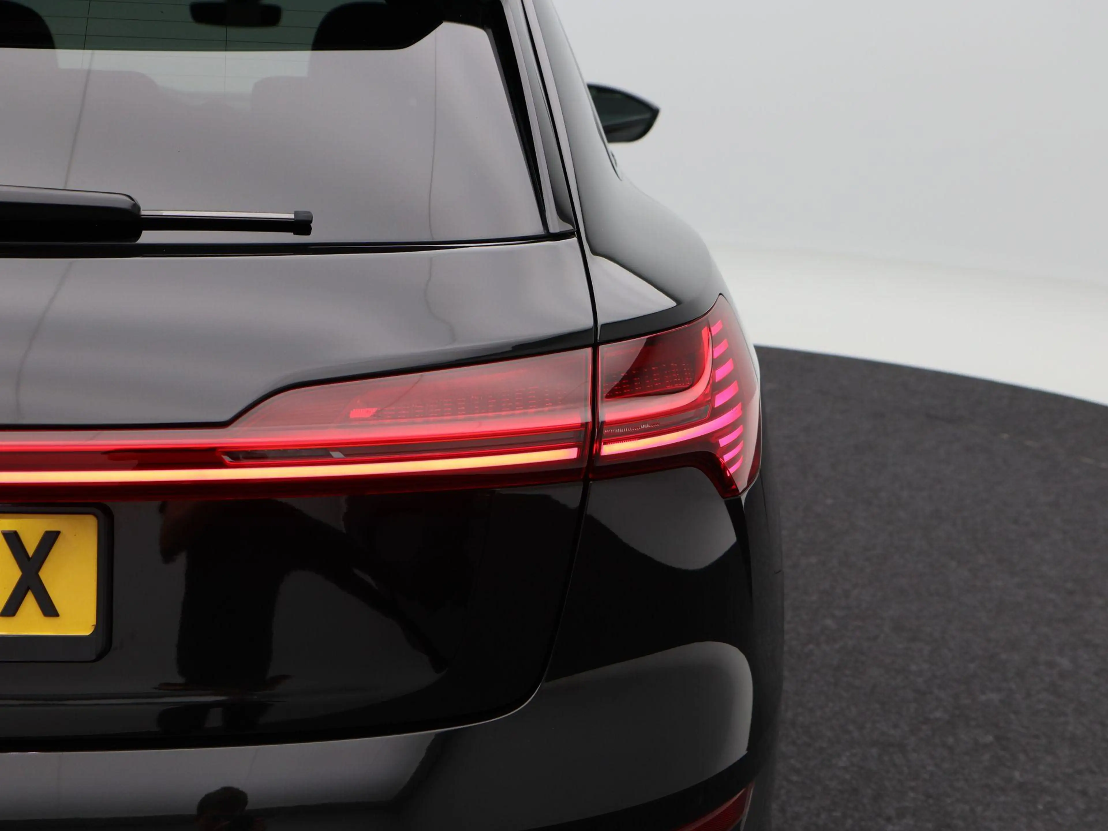 Audi e-tron 55 quattro S edition 95 kWh 408 Pk | Stoelverwarmi — photo 14