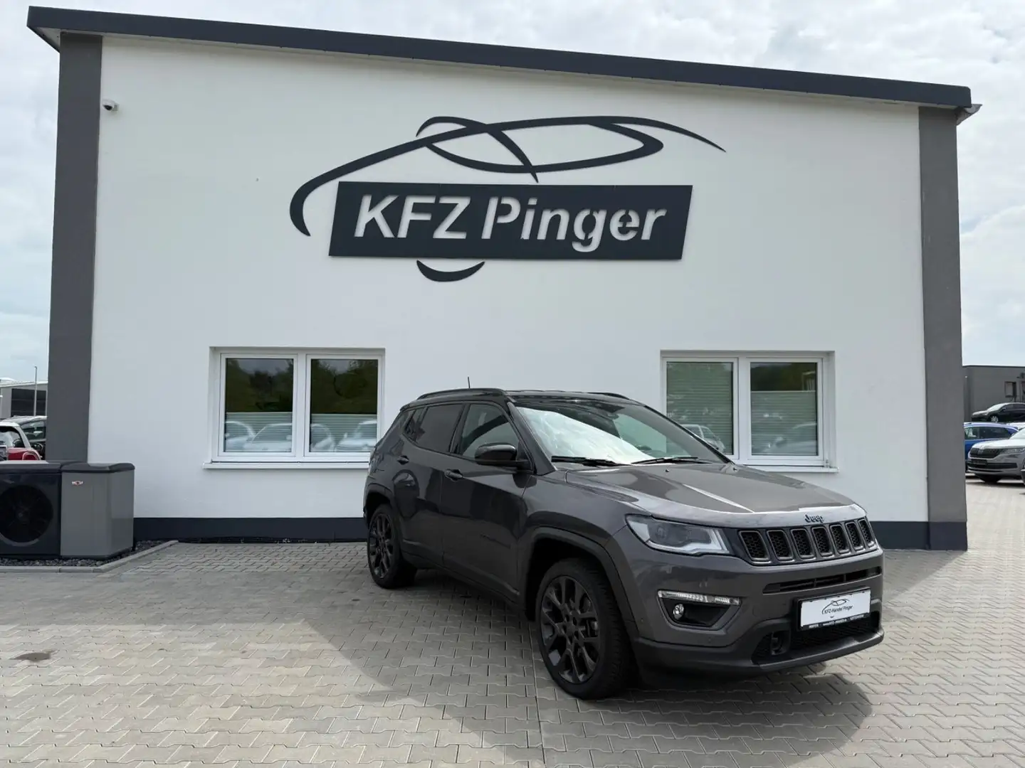 Jeep Compass S Plug-In Hybrid 4WD Grau - 1
