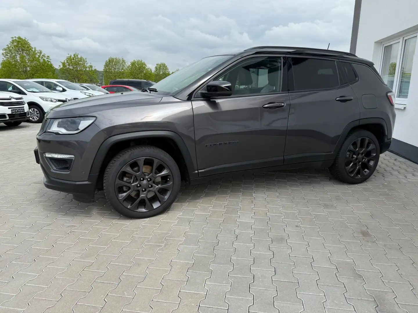 Jeep Compass S Plug-In Hybrid 4WD Grau - 2