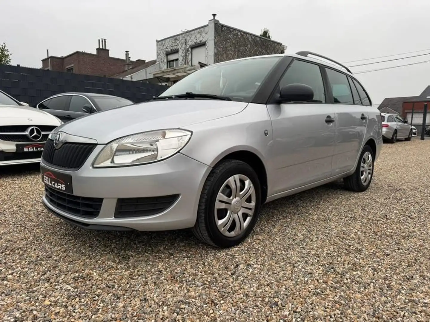 Skoda Fabia Fabia SW 1.2i **12 mois de garantie** Gris - 1