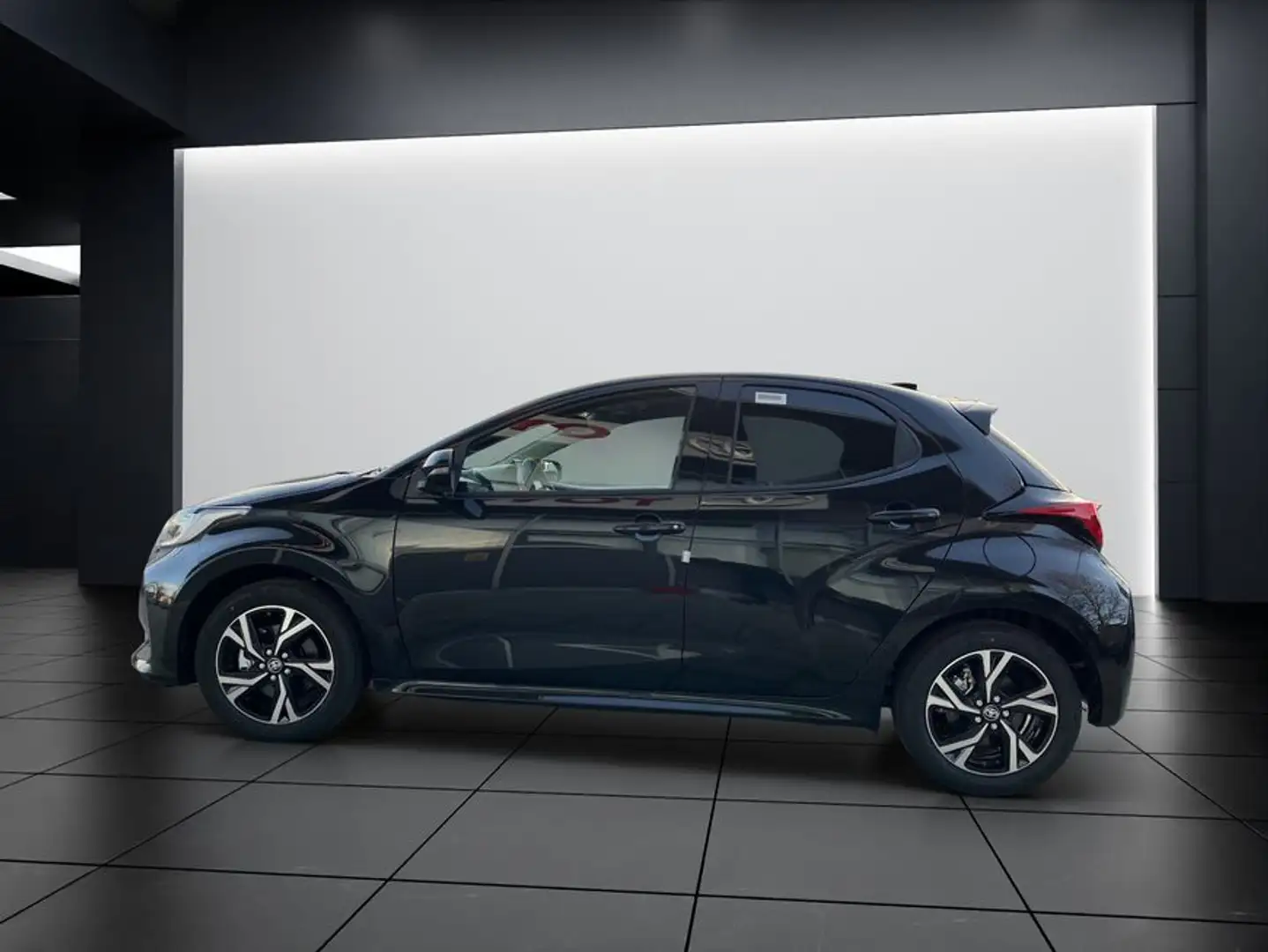 Toyota Yaris Hybrid 116 1.5 VVT-i Teamplayer Noir - 2