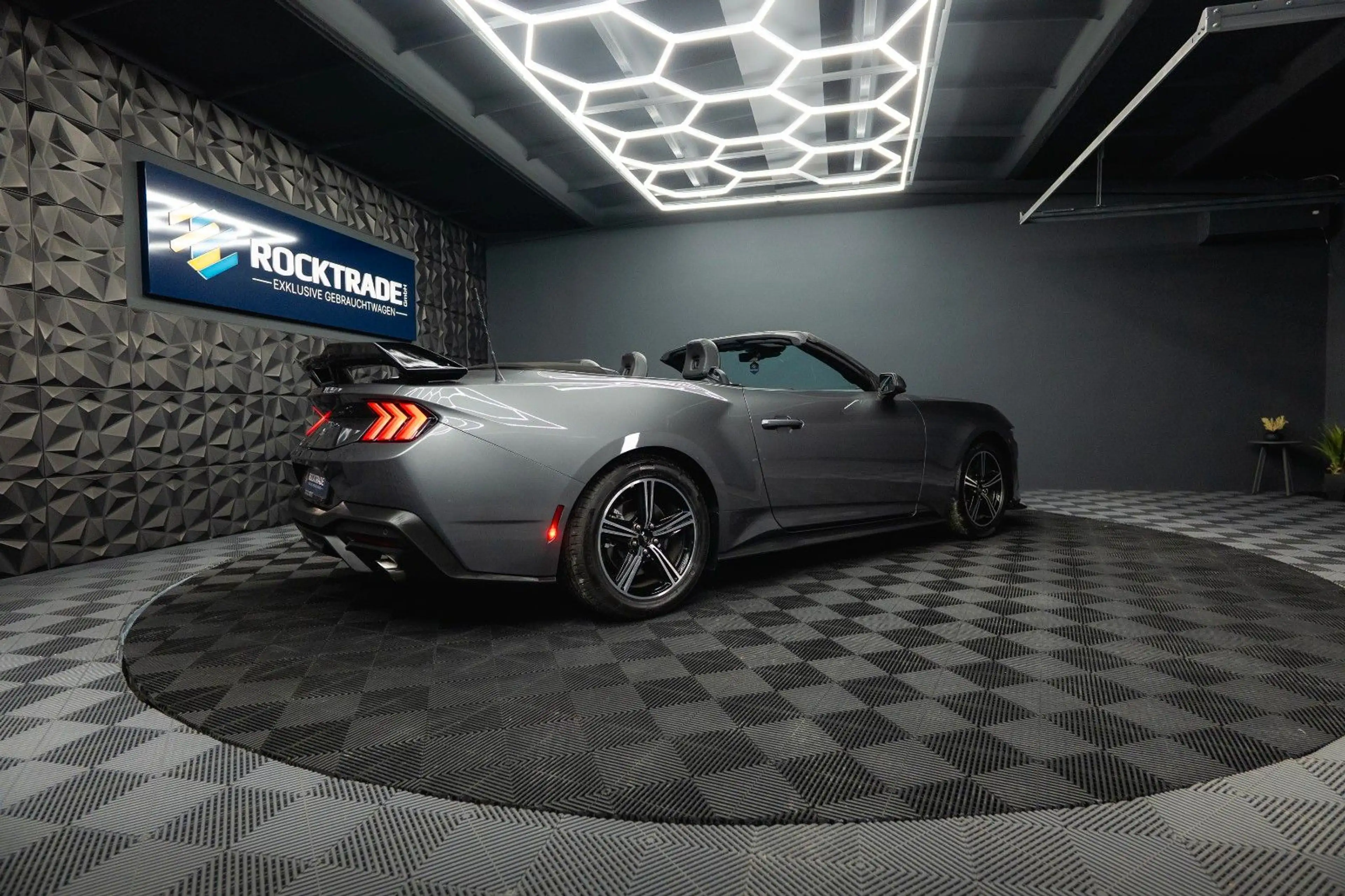 Ford Mustang GT Cabrio DARK HORSE PREMIUM MY2024 LED — photo 11