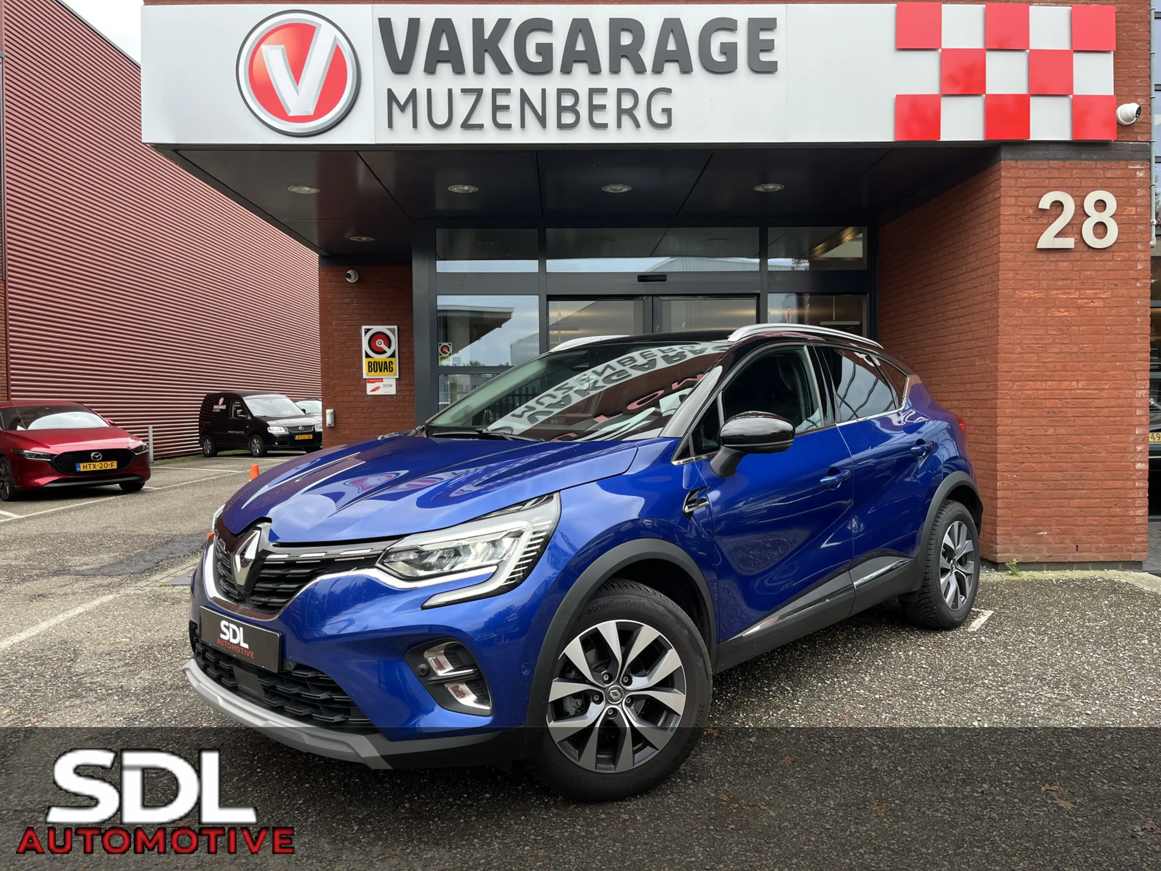 Renault Captur 1.3 TCe 130 Intens // KEYLESS // 360 CAMERA+SENSOR