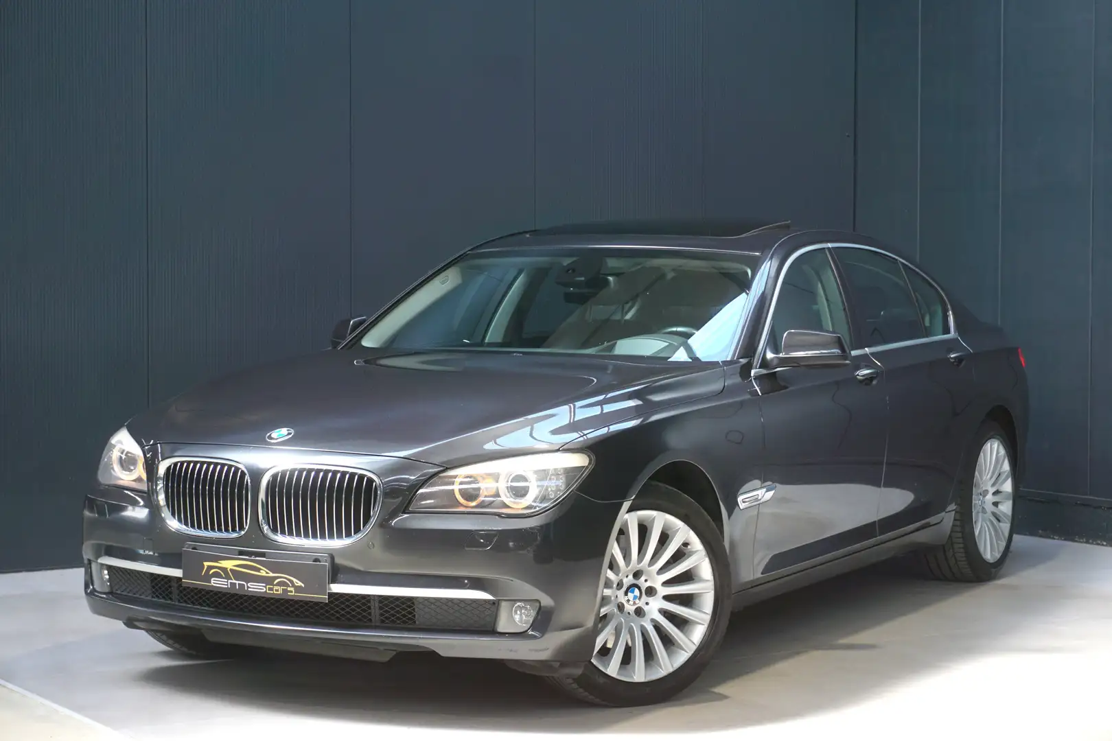 BMW 740 d Automaat- Nav- Open Dak- Xenon- HUD- Garantie! Grijs - 1