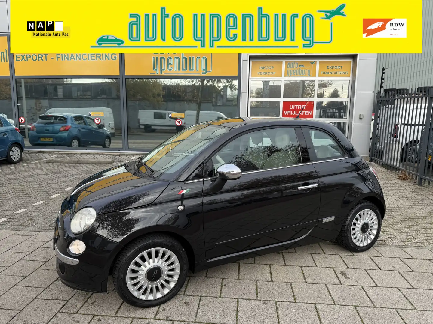 Fiat 500 1.2 Lounge Automaat * Panoramadak * Airco * Nw Sta Zwart - 1