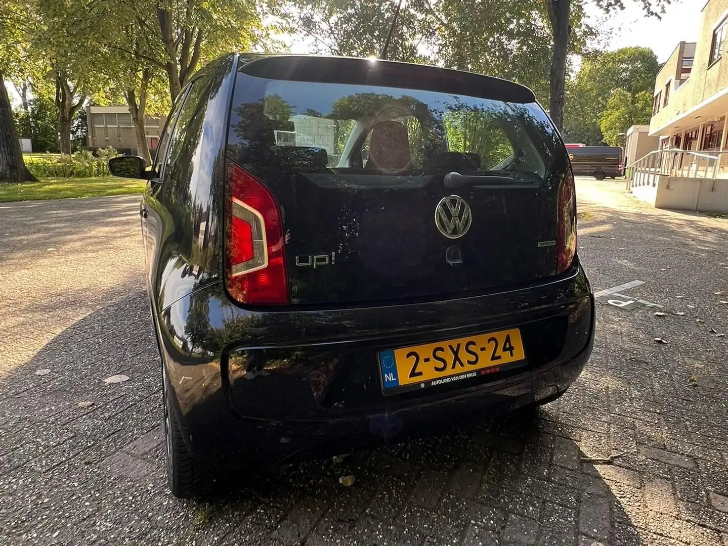 Volkswagen up! up! Move up! BLUEMOTION! Zwart - 2