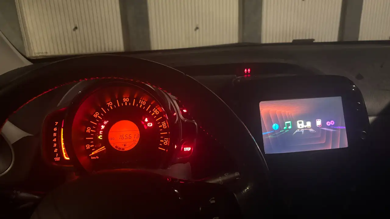 Citroen C1 C1 PureTech 82 Shine — photo 1 of 3