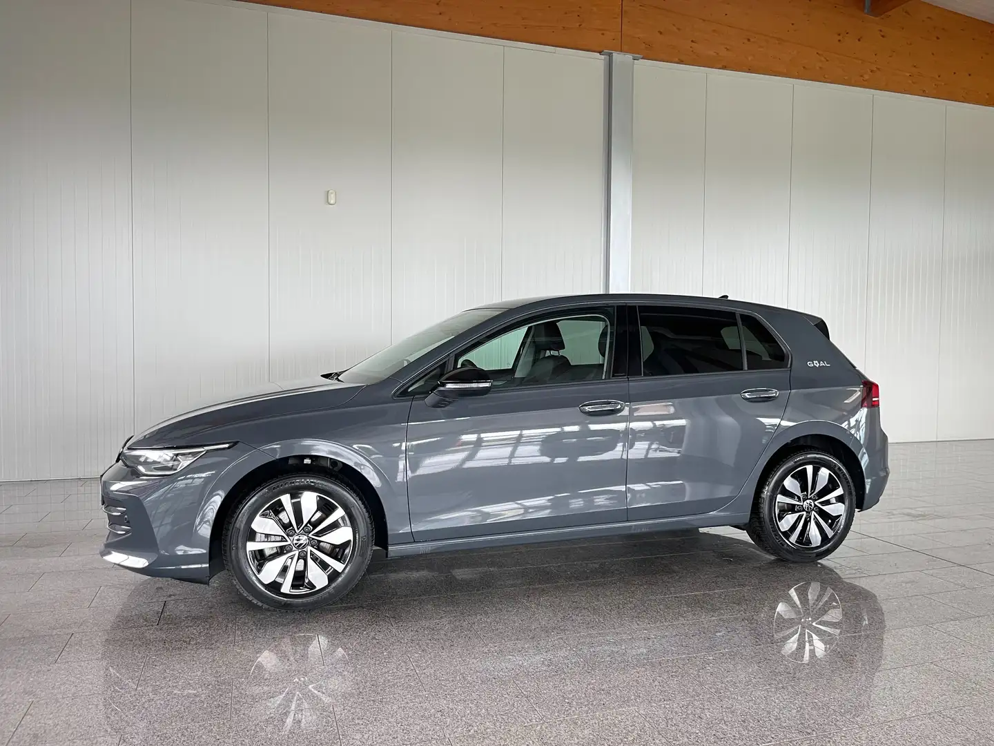 Volkswagen Golf 1.5 TSI 85 kW Goal AHV,NAVI,LED - 1