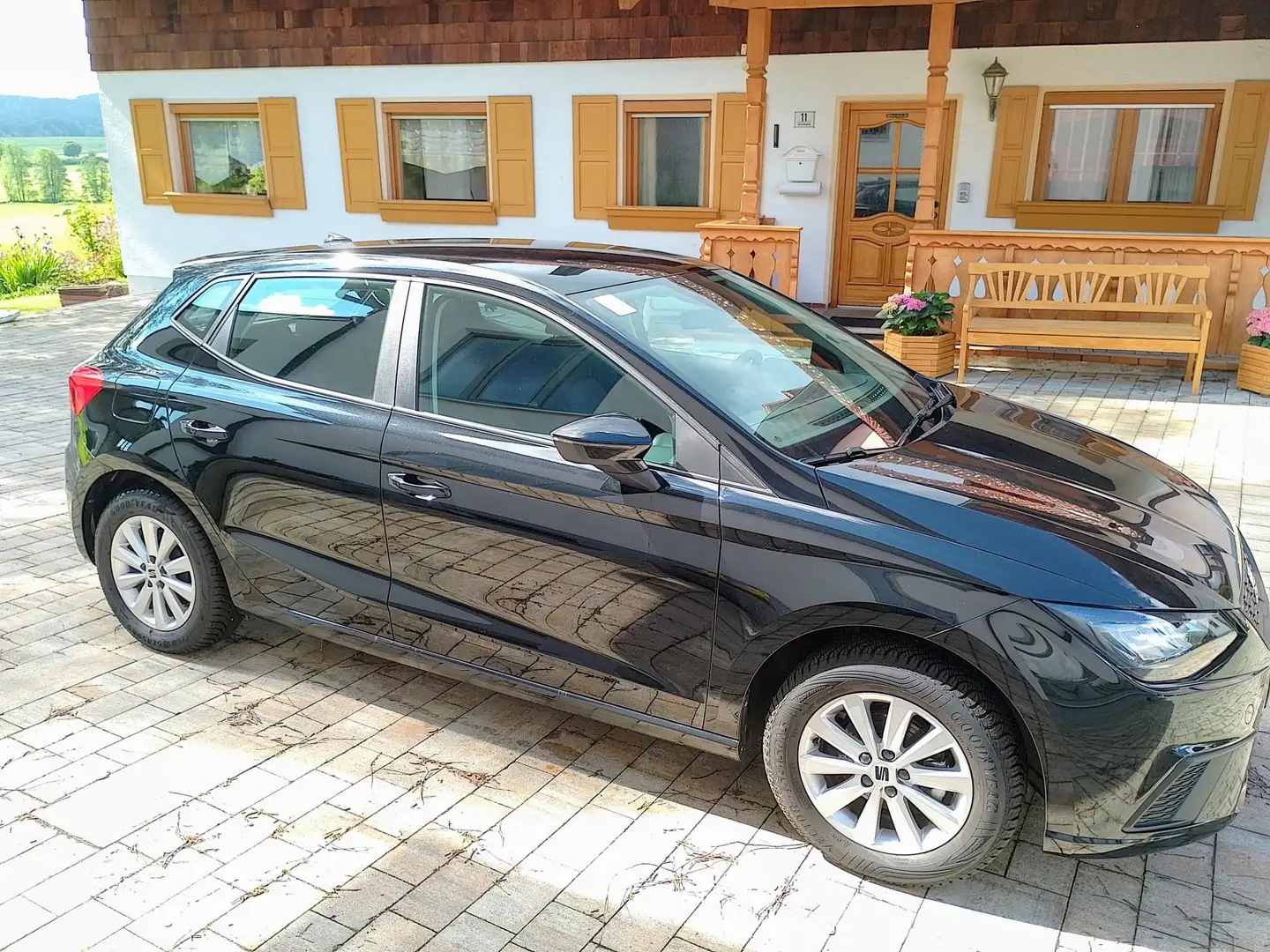 SEAT Ibiza Style Sommer-/+Winterreifen Schwarz - 1