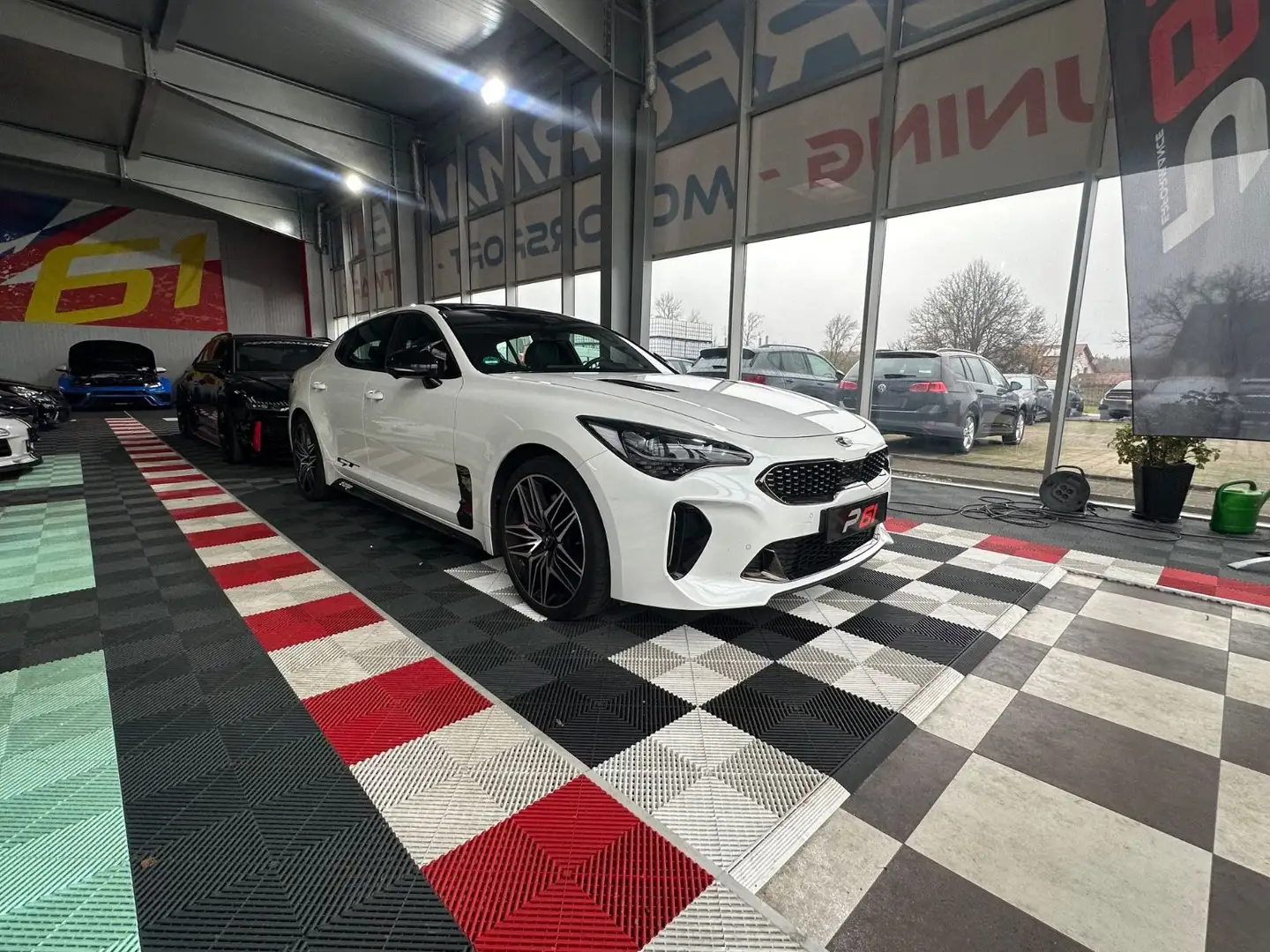 Kia Stinger GT 4WD Weiß - 2