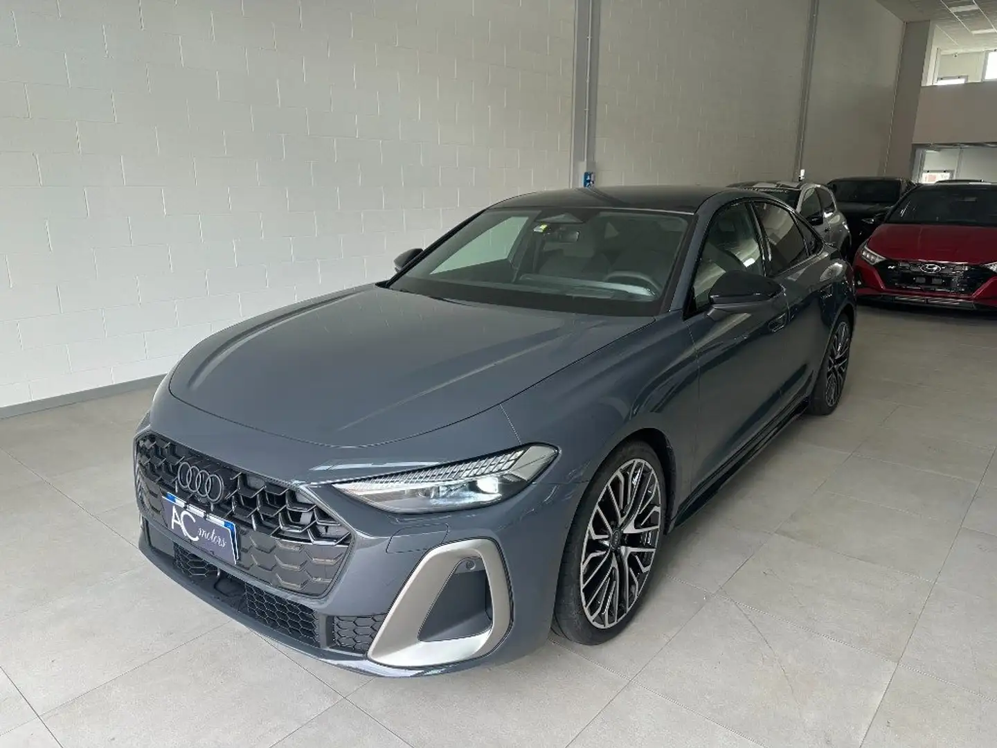 Audi A5 TDI 150 kW quattro S tronic mHEV+ S Line edition Grijs - 2