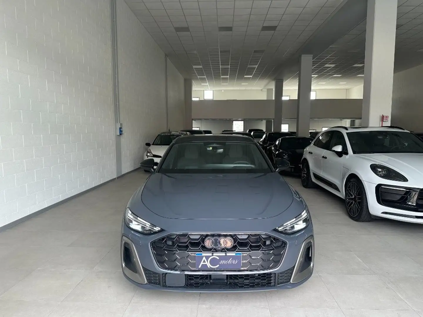 Audi A5 TDI 150 kW quattro S tronic mHEV+ S Line edition Grijs - 1