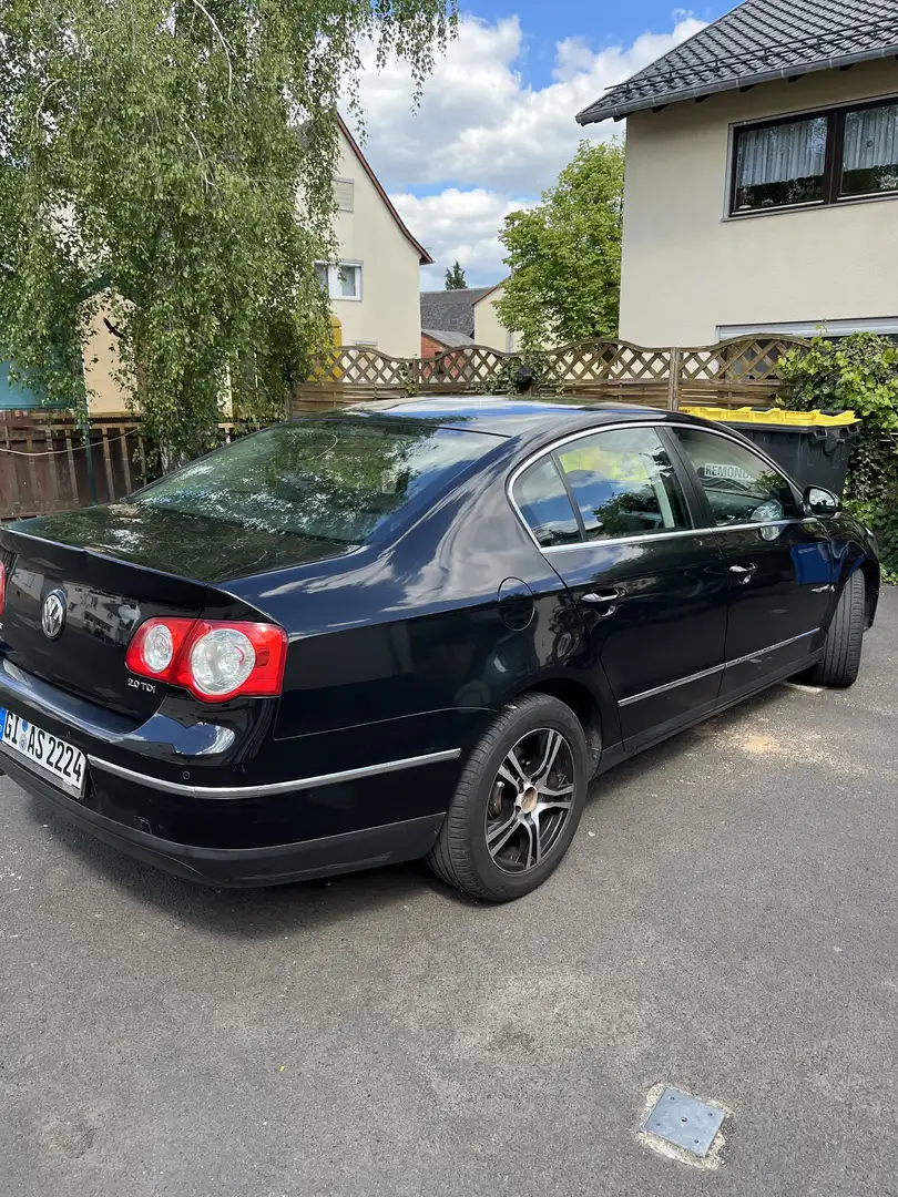 Volkswagen Passat Comfortline Schwarz - 2