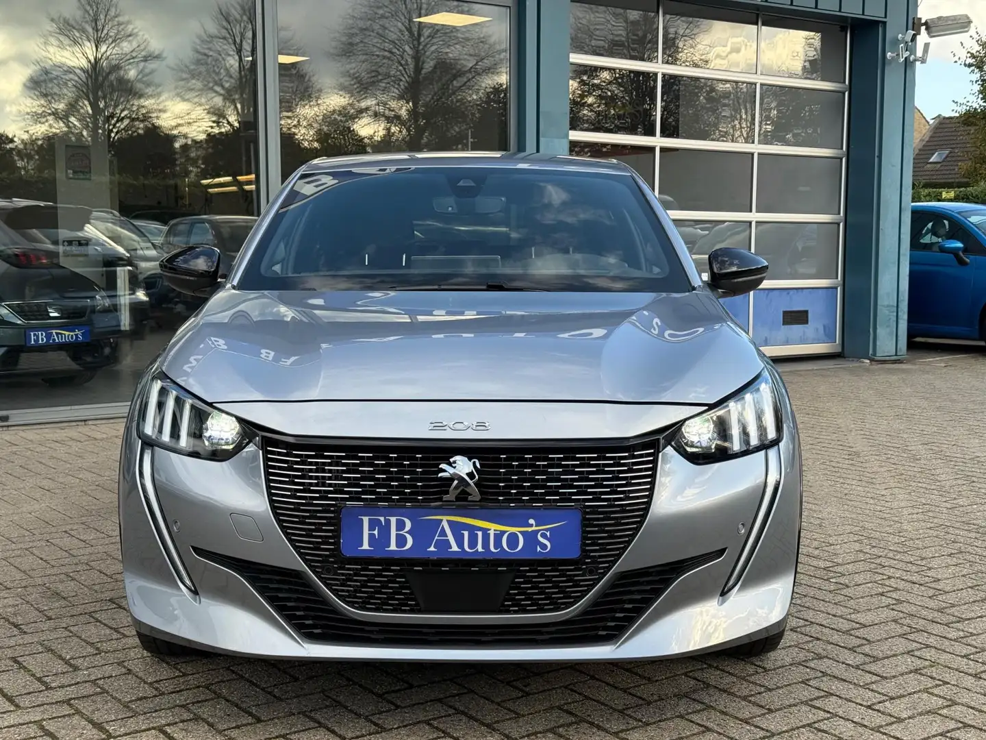 Peugeot 208 1.2 PureTech GT-Line Airco Cruise Navi Lmv A.Camer Grijs - 2