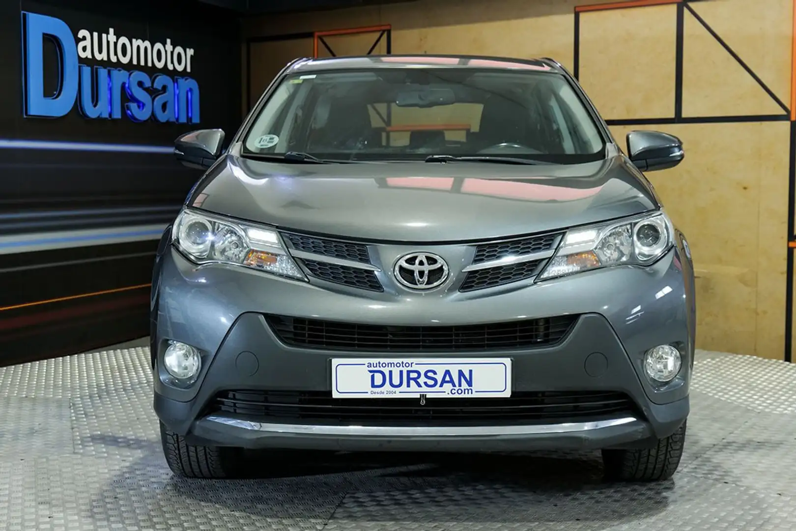 Toyota RAV 4 120D Advance 4x2 Gris - 2