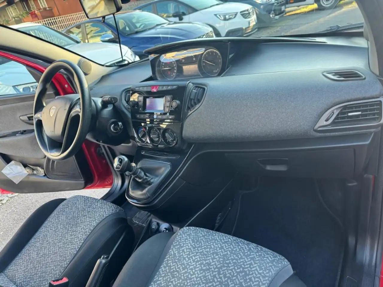 Lancia Ypsilon 2022 — фото 10