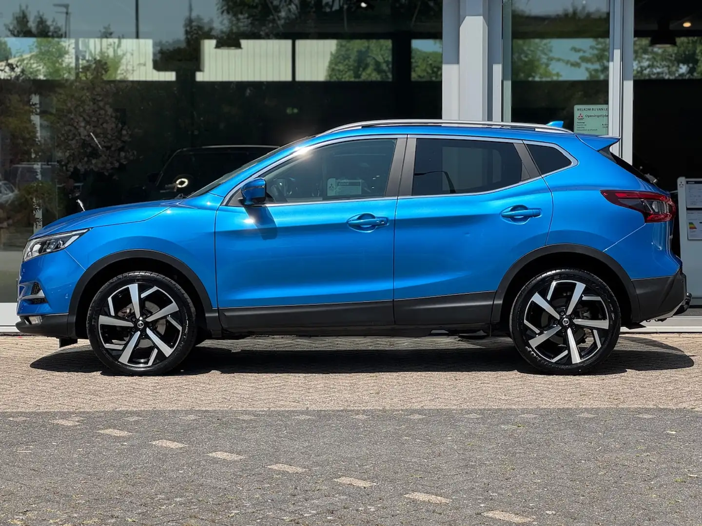 Nissan Qashqai 1.3 DIG-T 140pk Tekna | Trekhaak | Panoramadak | 3 Bleu - 2