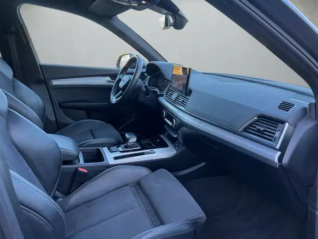 Audi Q5 view 13