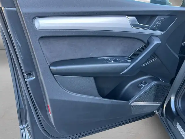 Audi Q5 view 6