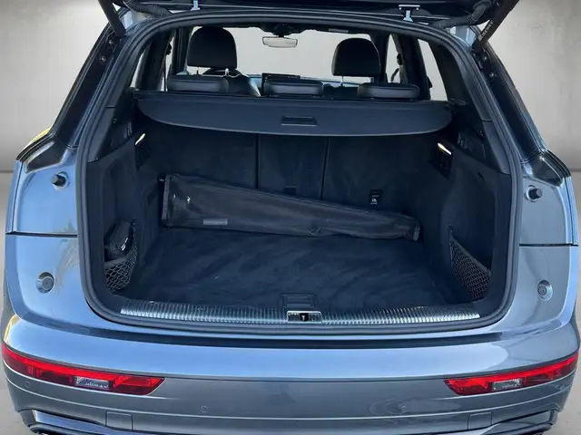 Audi Q5 view 5