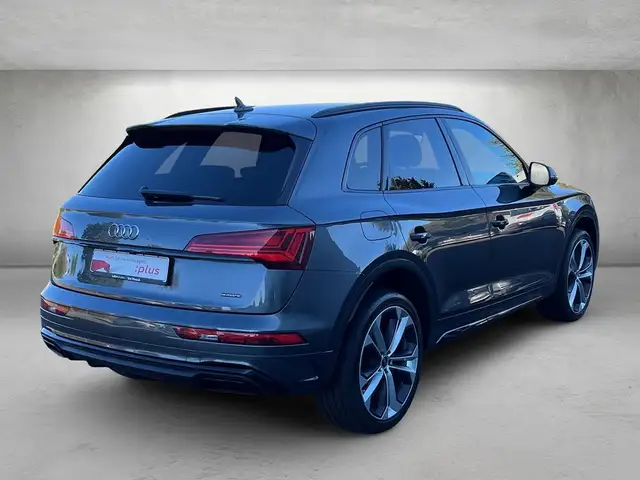 Audi Q5 view 3