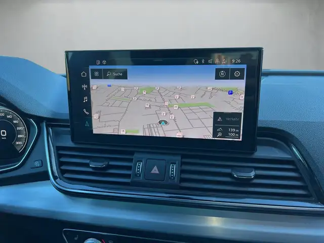 Audi Q5 view 10