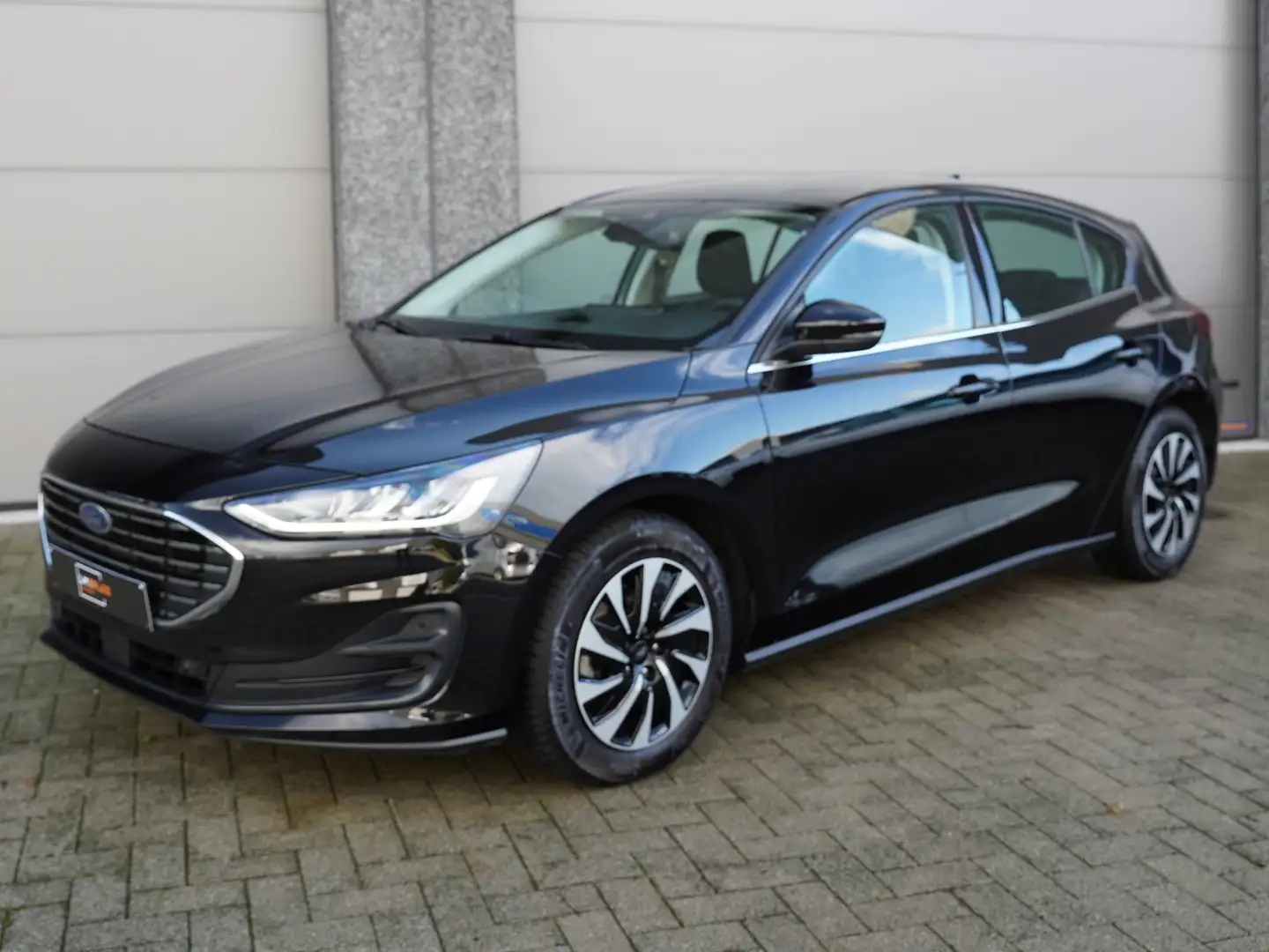 Ford Focus 1.0 Connected *CARPLAY / VERWARMD STUUR & ZETELS* Zwart - 1