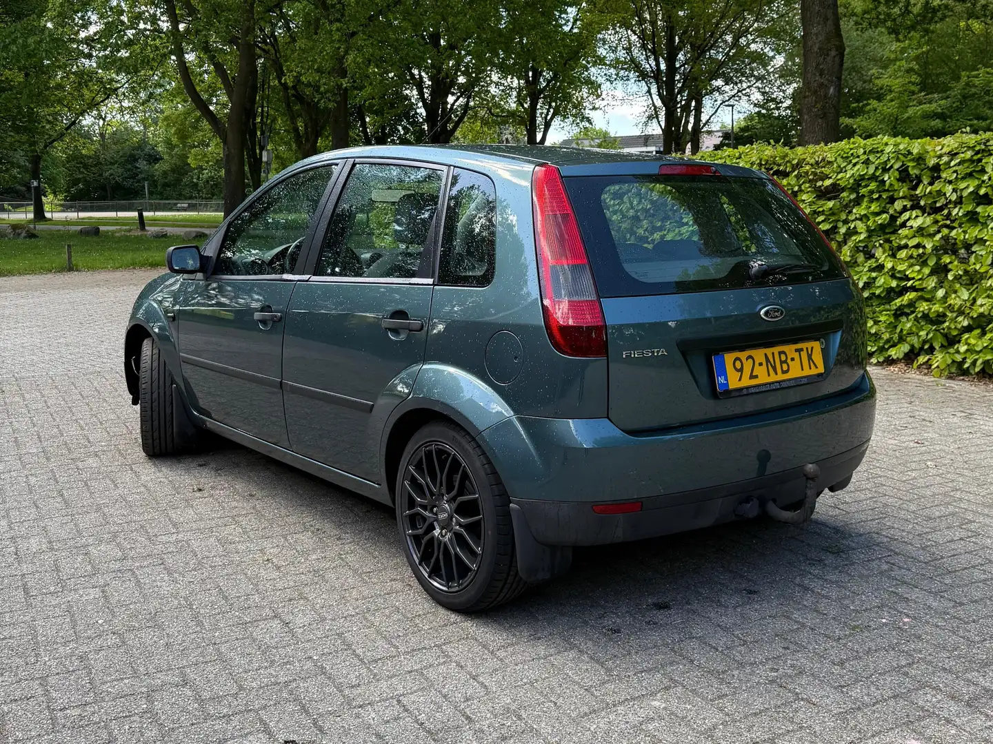 Ford Fiesta 1.25-16V Ambiente Vert - 2