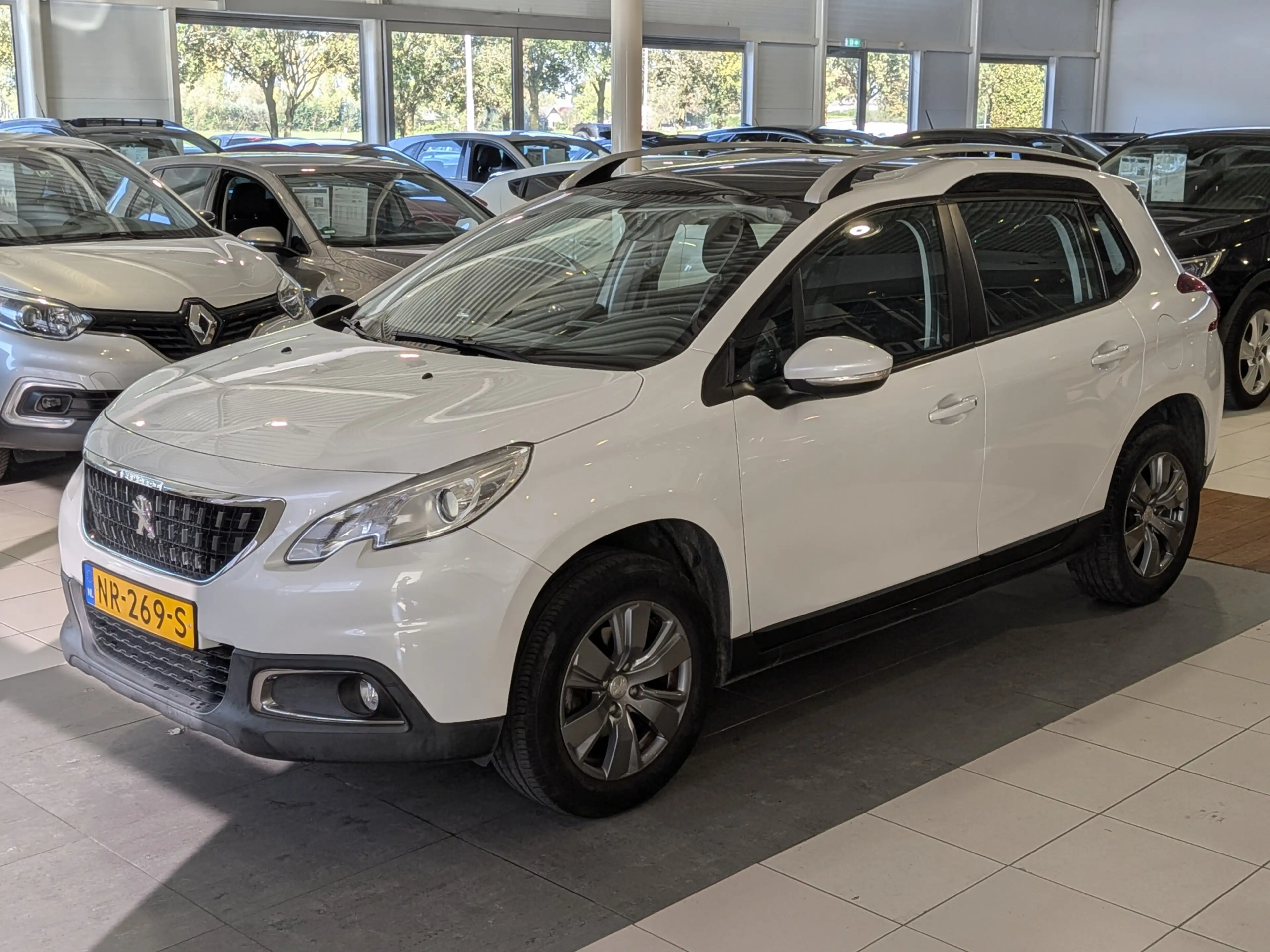 Peugeot 2008 1.2 PureTech Blue Lion Panoramadak, Airco, Cruise — photo 2