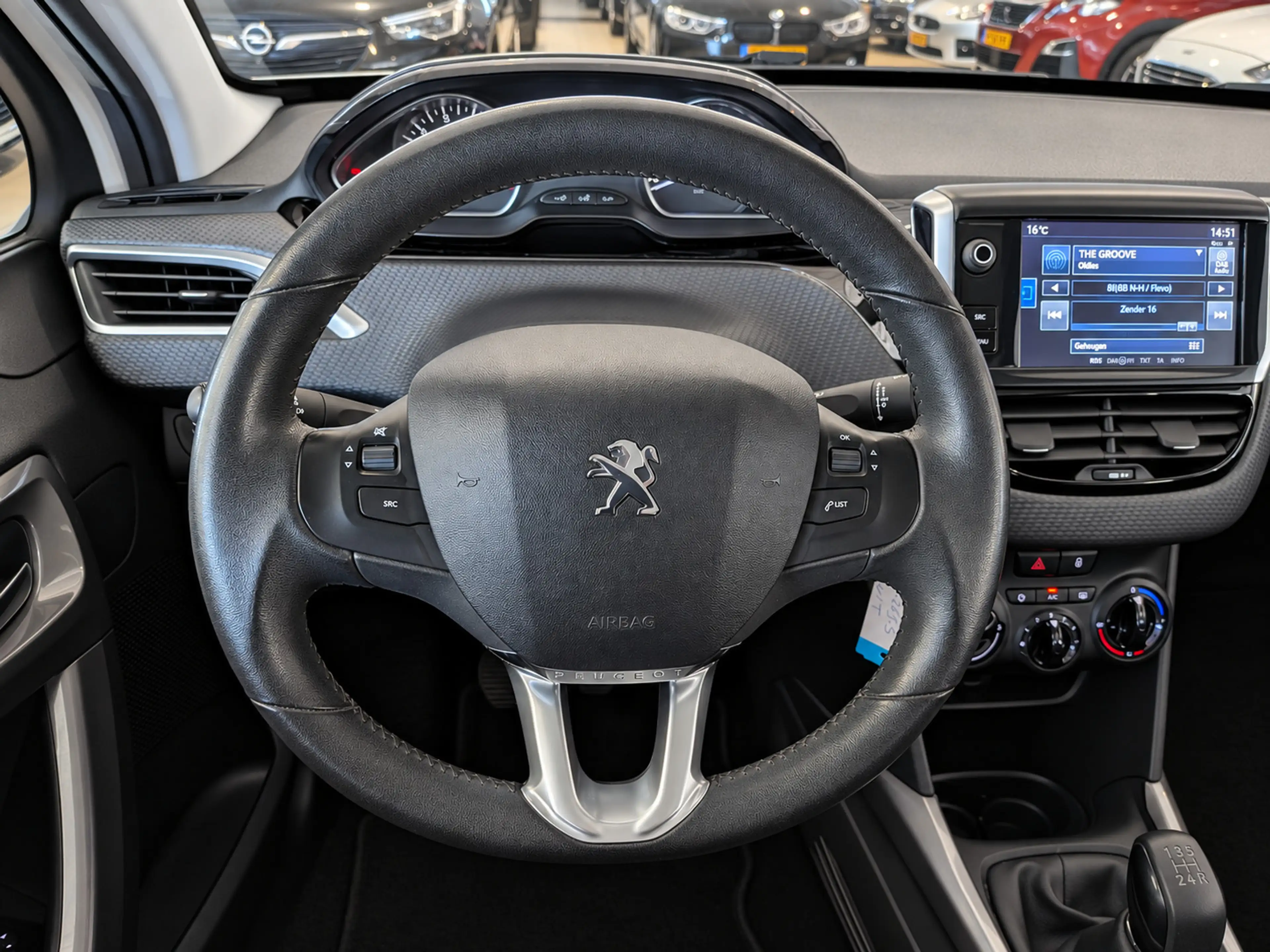 Peugeot 2008 1.2 PureTech Blue Lion Panoramadak, Airco, Cruise — photo 10