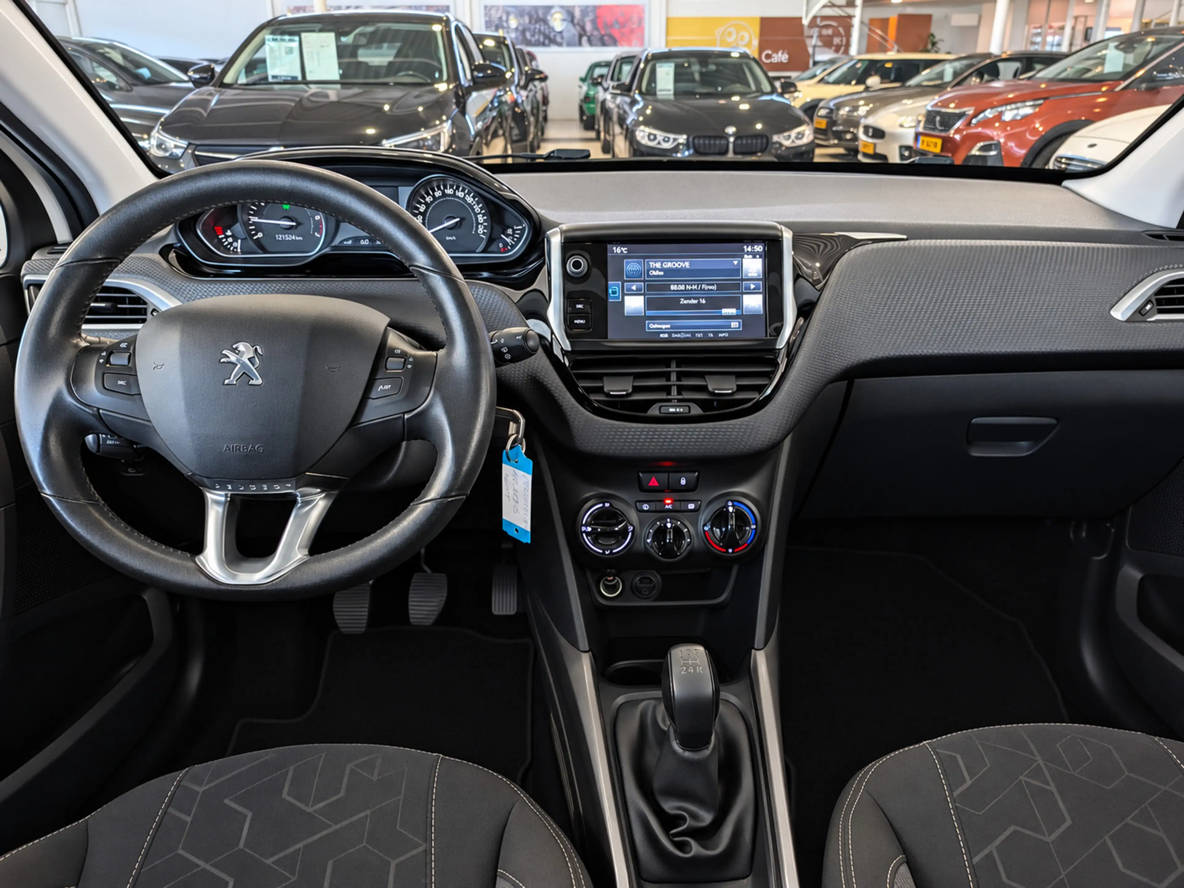 Peugeot 2008 1.2 PureTech Blue Lion Panoramadak, Airco, Cruise — photo 9