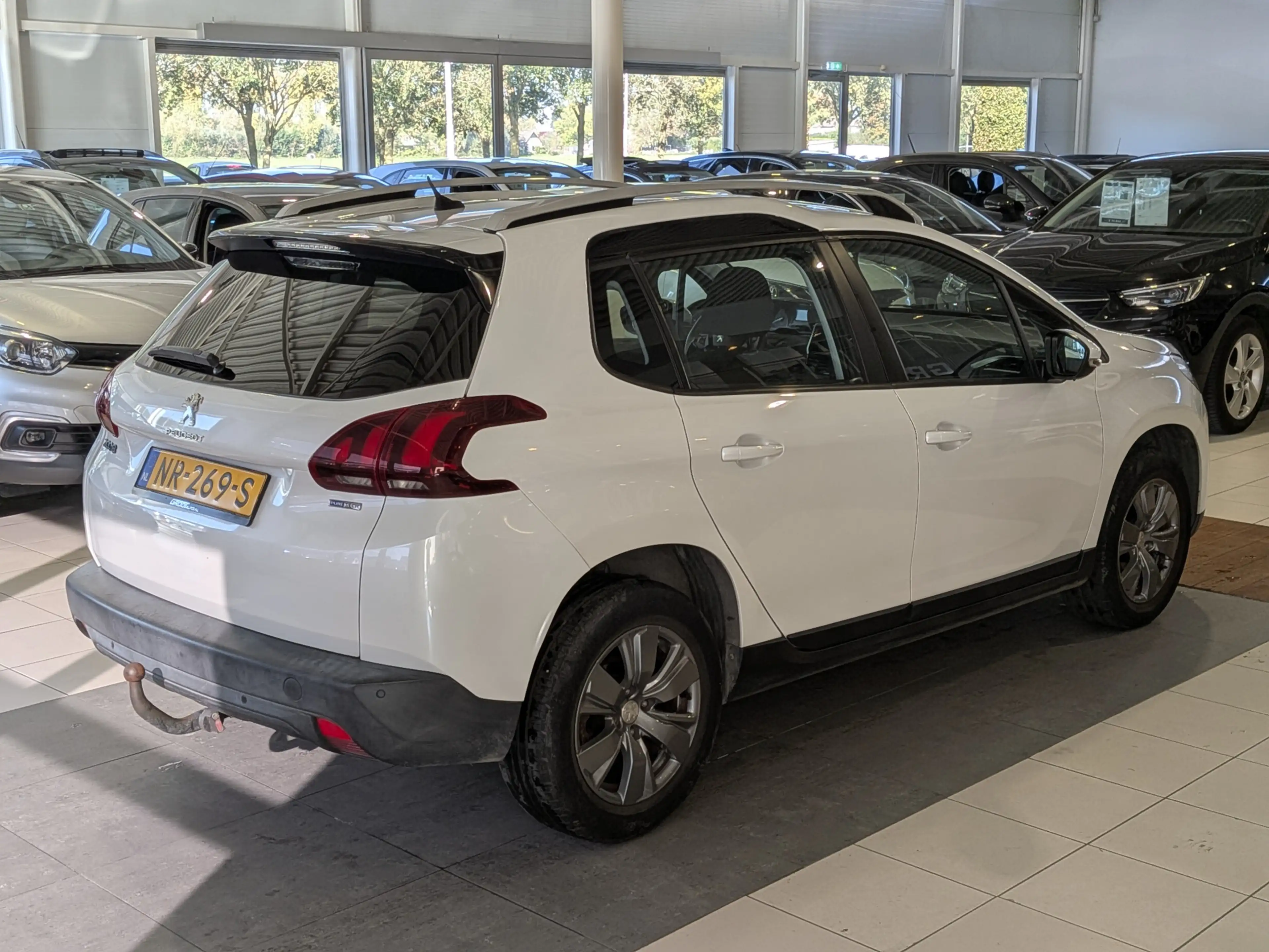 Peugeot 2008 1.2 PureTech Blue Lion Panoramadak, Airco, Cruise — photo 4