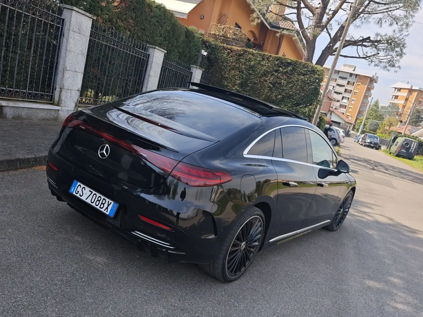 Mercedes-Benz EQE 300 Premium Plus - 2