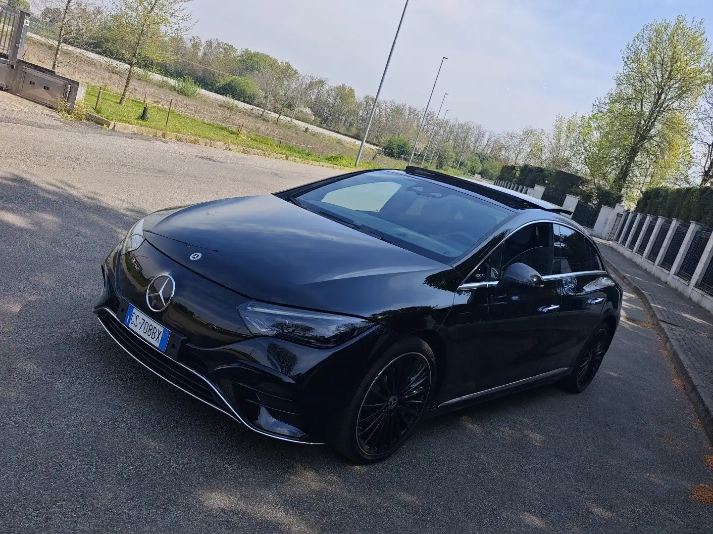 Mercedes-Benz EQE 300 Premium Plus - 1
