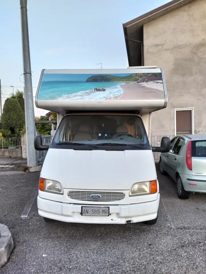 Ford Transit, foto 1