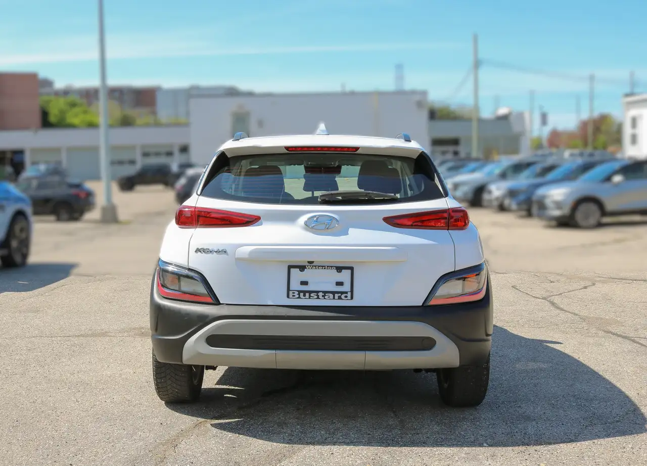 Hyundai KONA снимка Hyundai KONA