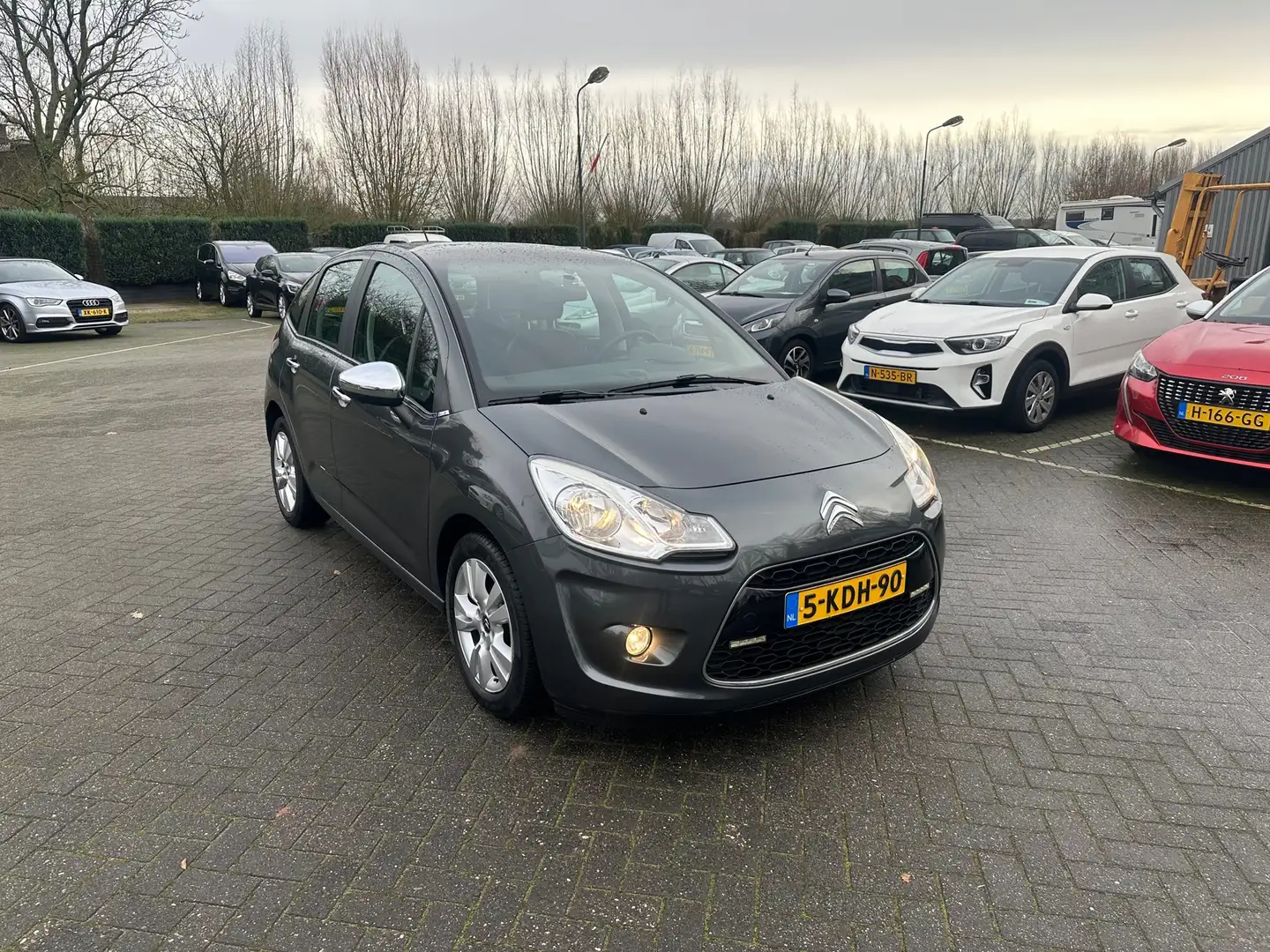 Citroen C3 1.2 VTi Collection , navigatie 68.000 KM NAP Grau - 2