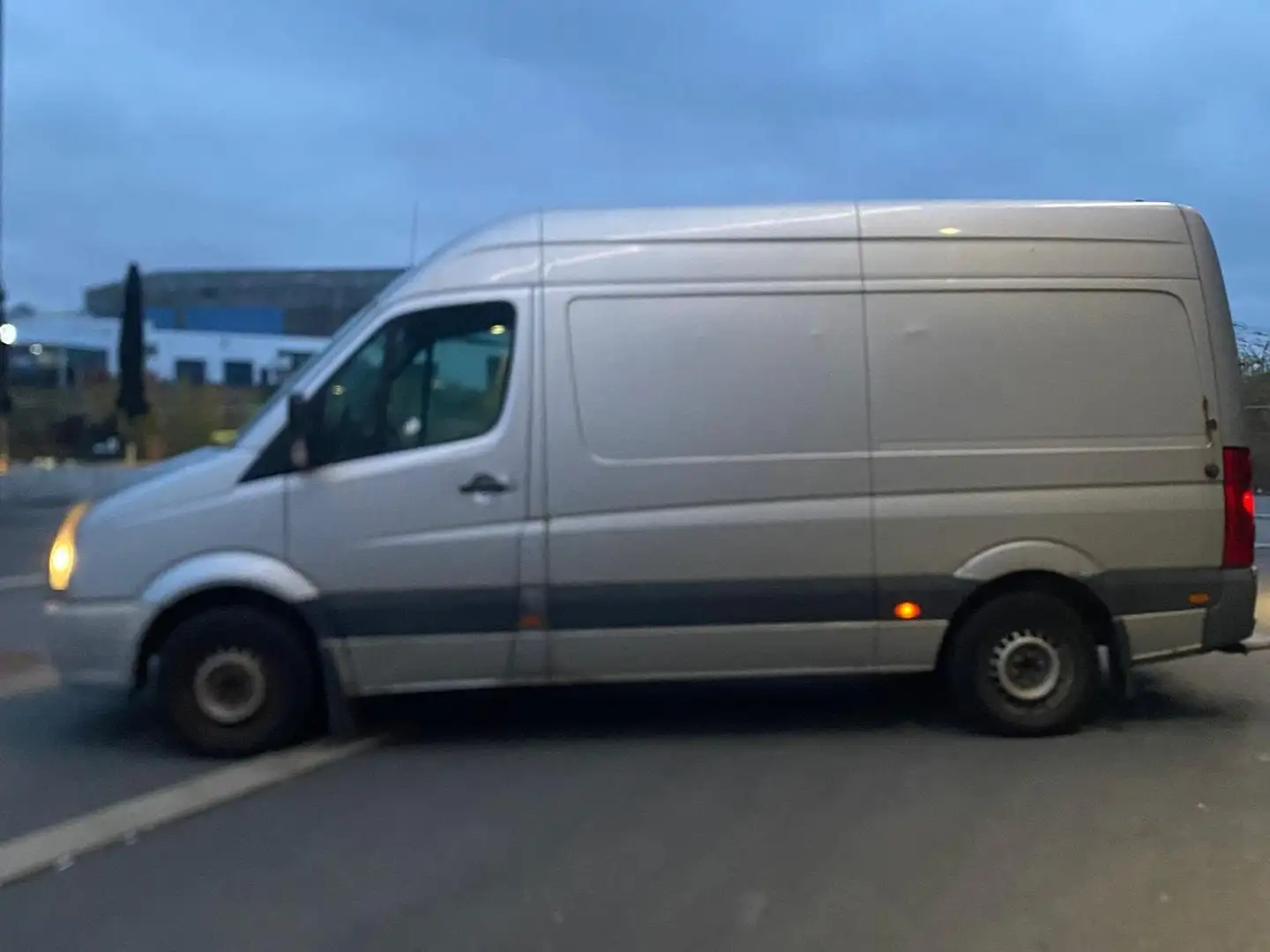 Volkswagen Crafter 2.5 TDi ASG - 1