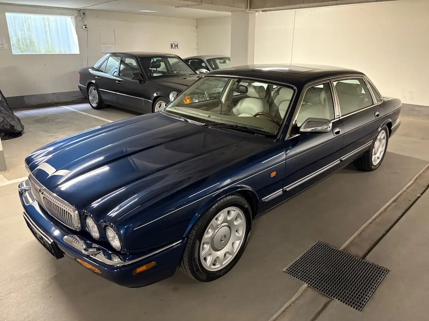 Jaguar Daimler X308 Super V8 LWB**ALLE SERVICES**2.HD** Bleu - 2