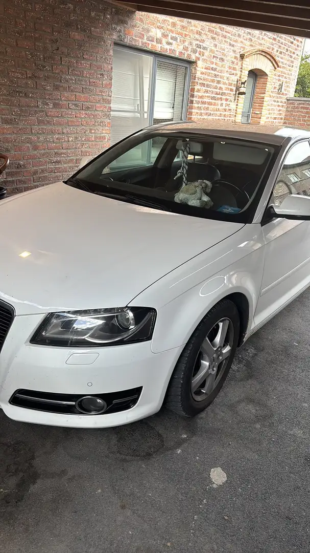 Audi A3 1.6 TDI Sportback DPF Ambiente - 1