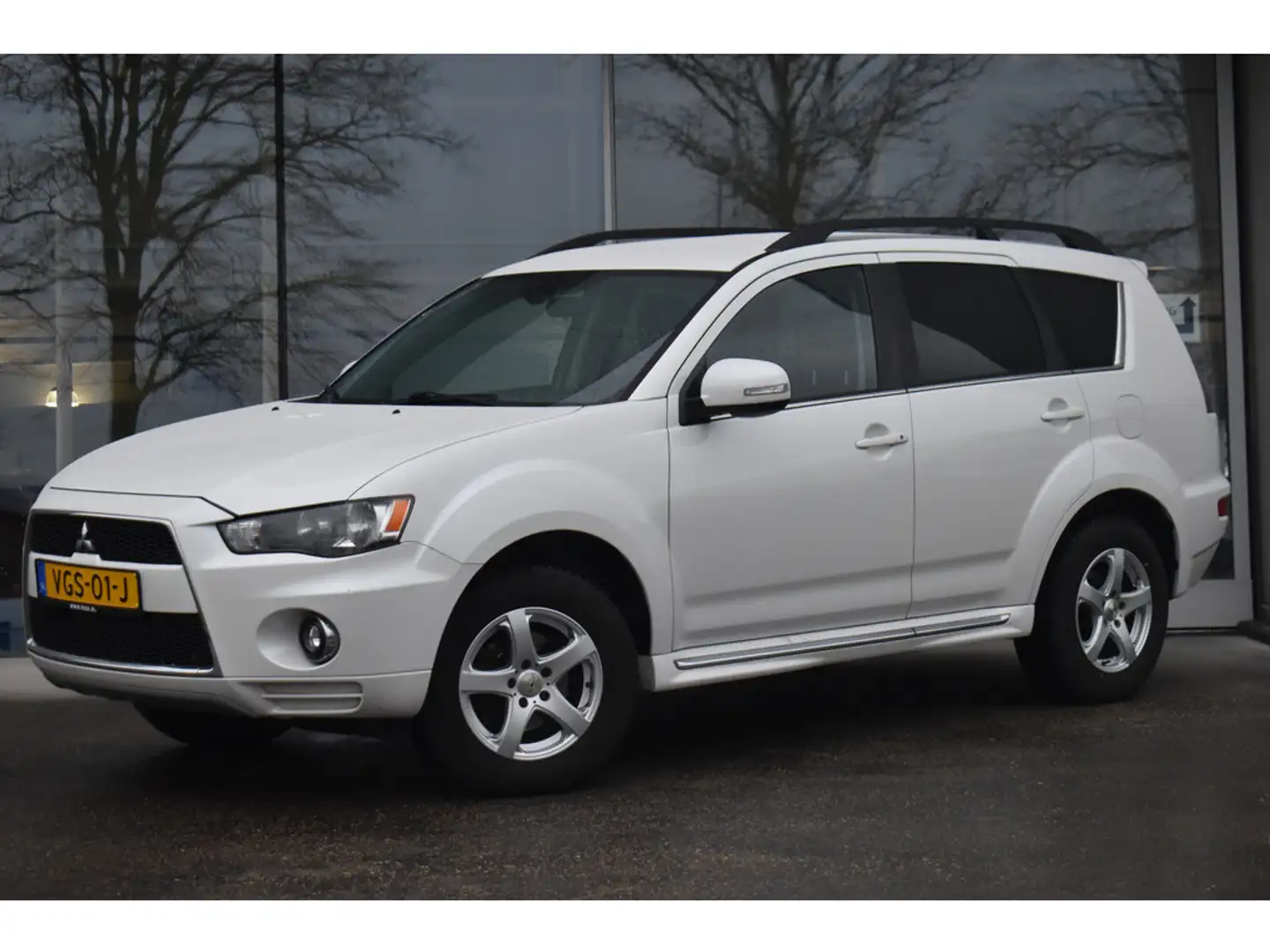 Mitsubishi Outlander OUTLANDER 2.2 Di 4WD GEEL KENTEKEN Leder, navi, ca Alb - 2