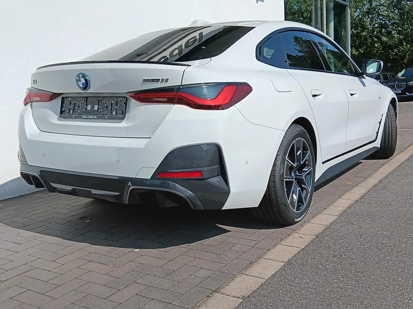BMW i4 eDrive35 M Sportpaket Pro*DAPro*HiFi*Head-Up* Weiß - 2