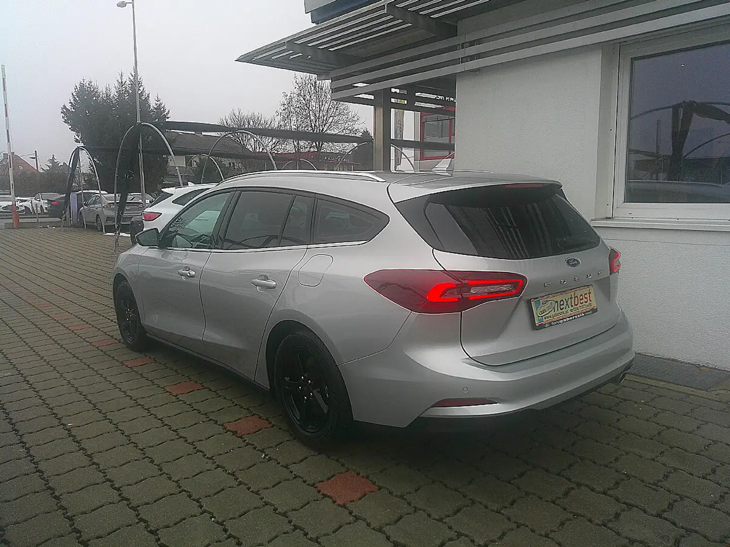 Ford Focus Turnier 1,0 EcoBoost Hybrid Titanium Aut. Silber - 2