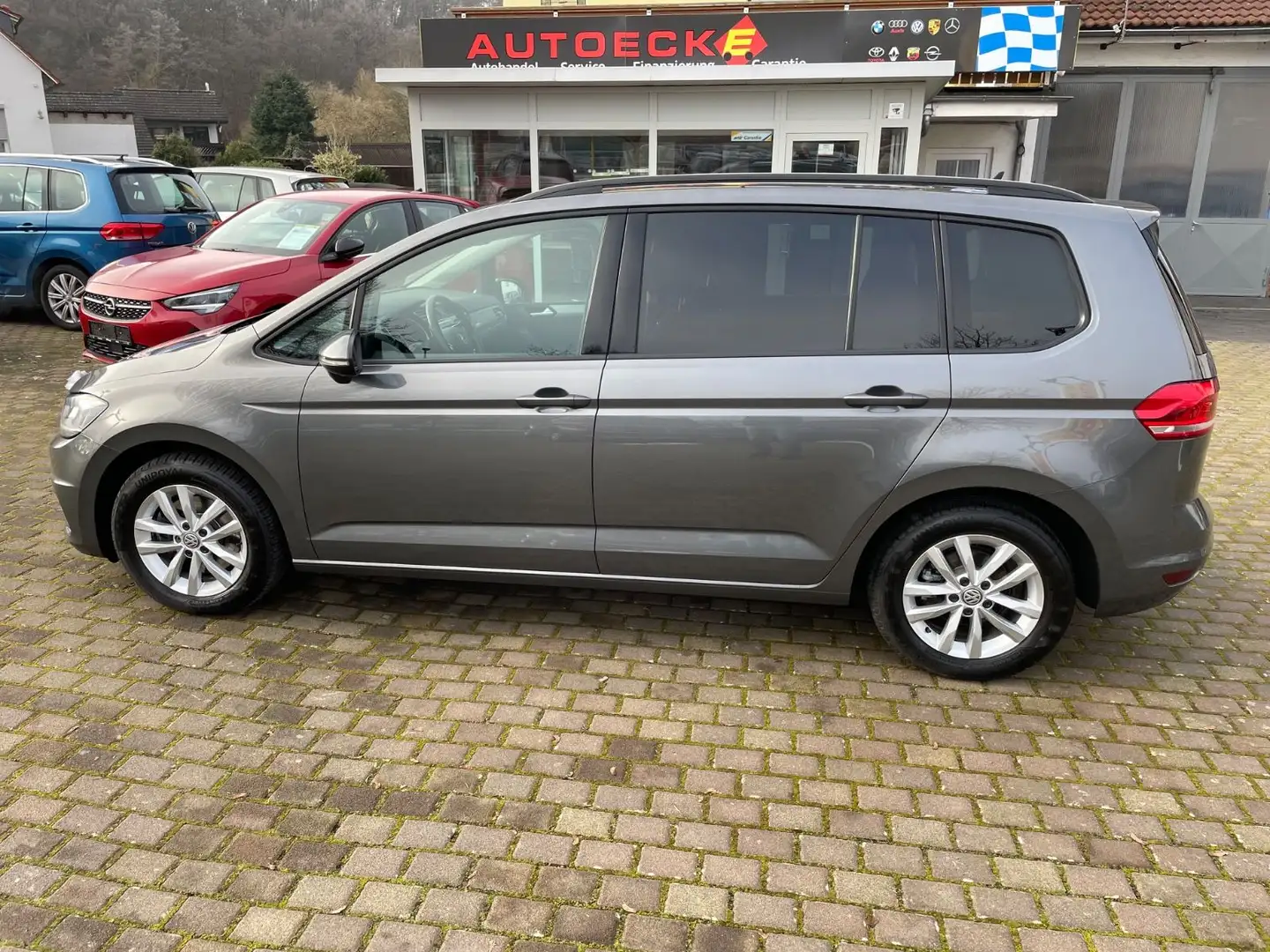 Volkswagen Touran 1,6TDI Navi,RCDMP3,SHZ,ACA,7Sitze,Euro6, Gris - 1