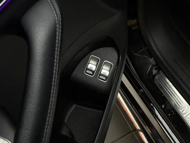 Mercedes-Benz GLS Class view 11