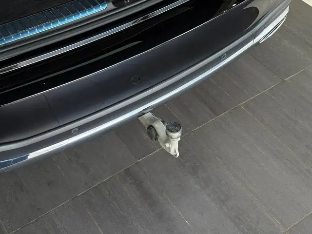 Mercedes-Benz GLS Class view 9