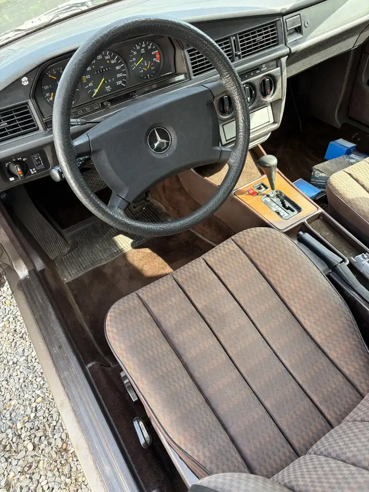 Mercedes-Benz 190 E 2.3, foto 5