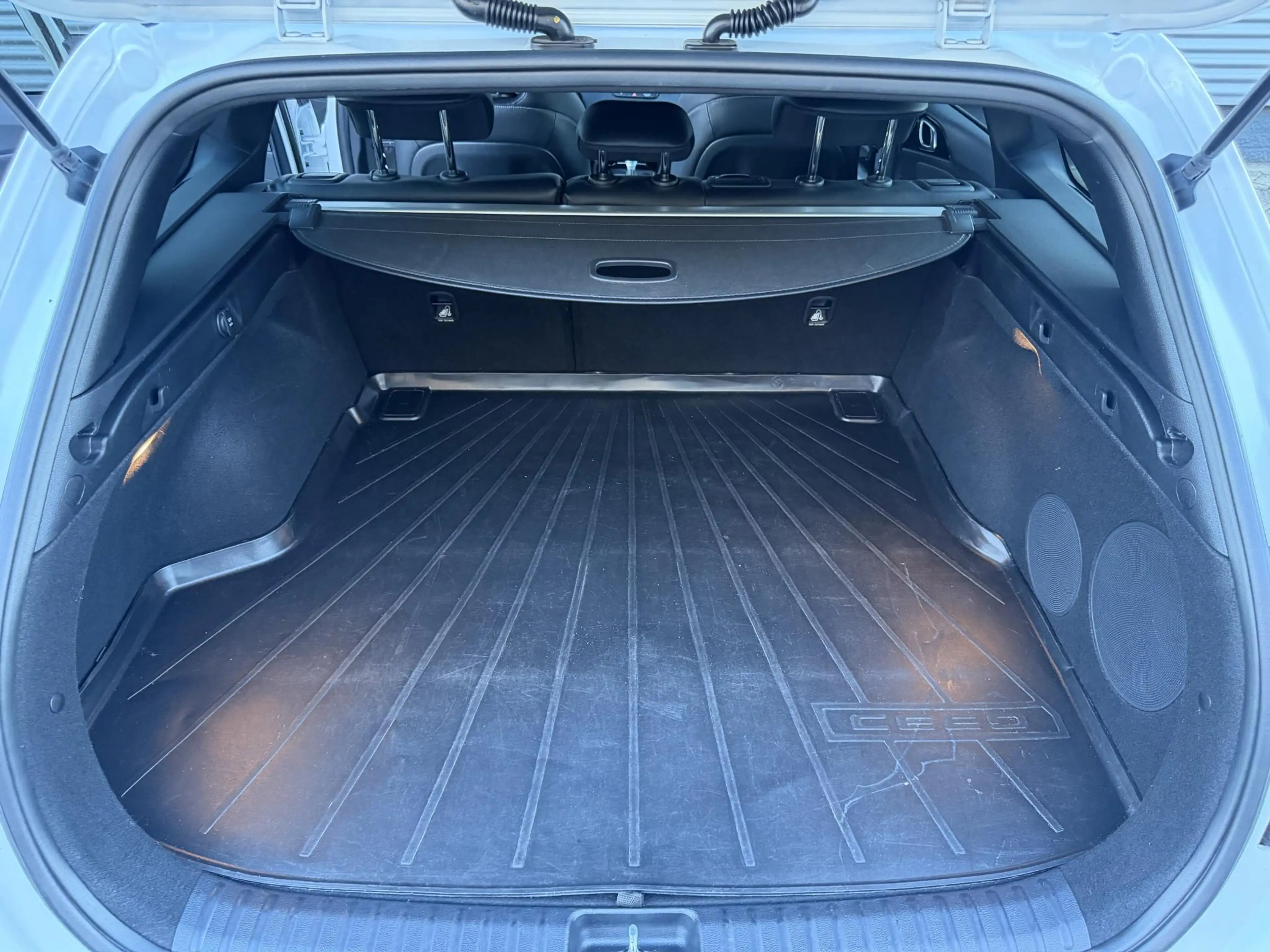 Kia Ceed SW / cee'd SW Sportswagon 1.5 T-GDi MHEV GT-Line Edition | Trekh — photo 11